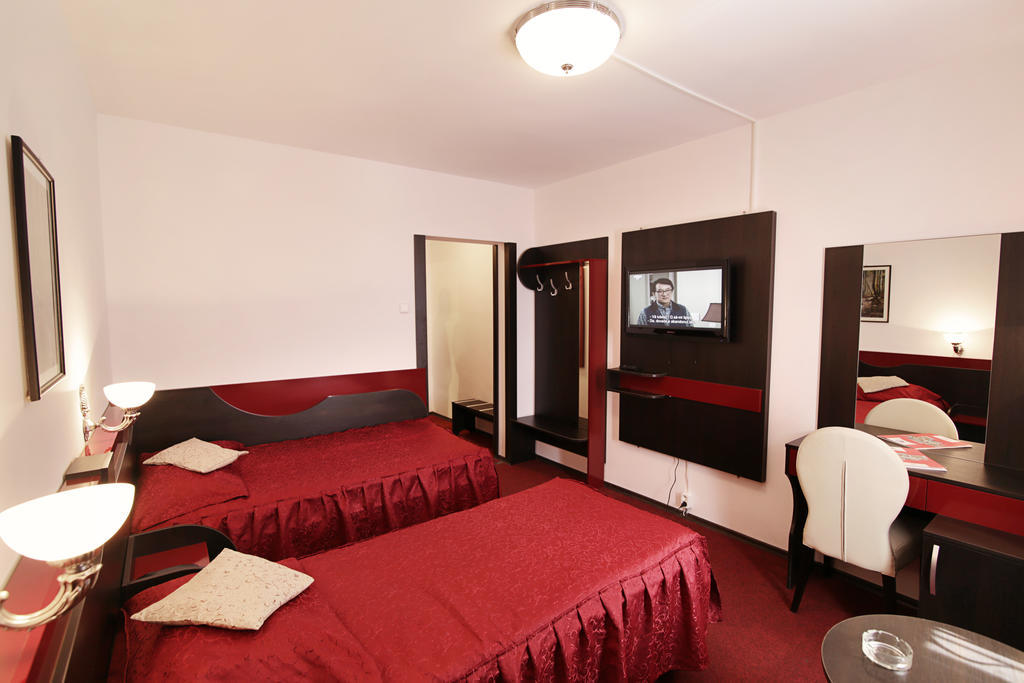 Hotel Complex Balnear Cerbul Covasna Habitación foto